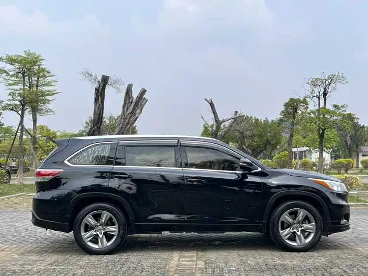 Toyota Highlander — миниатюра 4