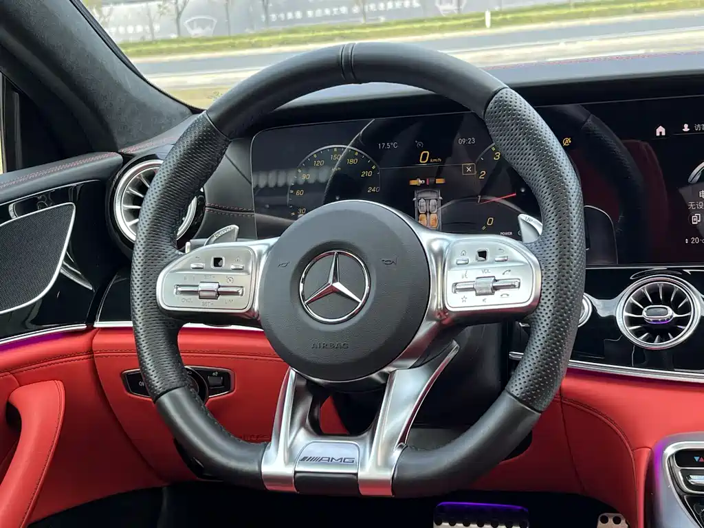 MERCEDES-BENZ AMG GT