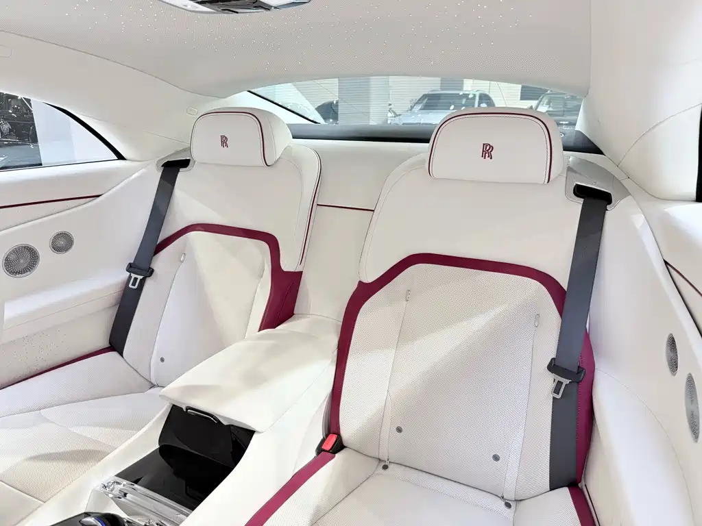 Rolls-Royce Phantom — миниатюра 10