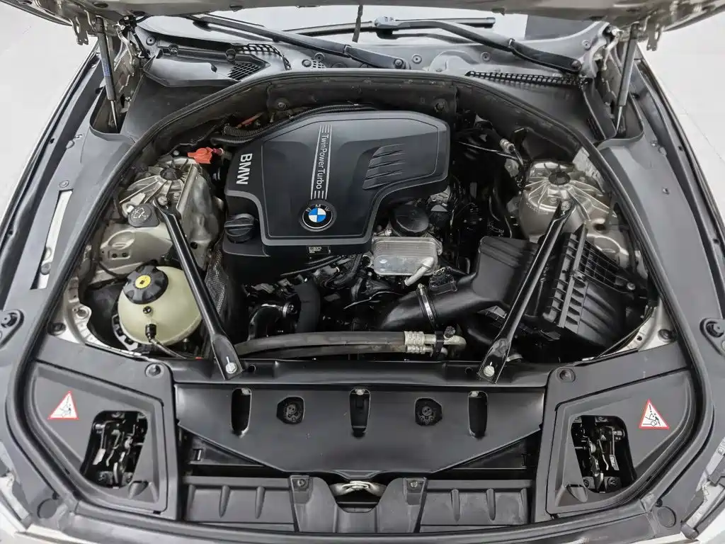 BMW 5 Series — миниатюра 6