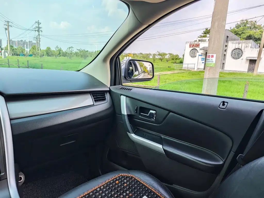 Ford Edge (Import) — миниатюра 12