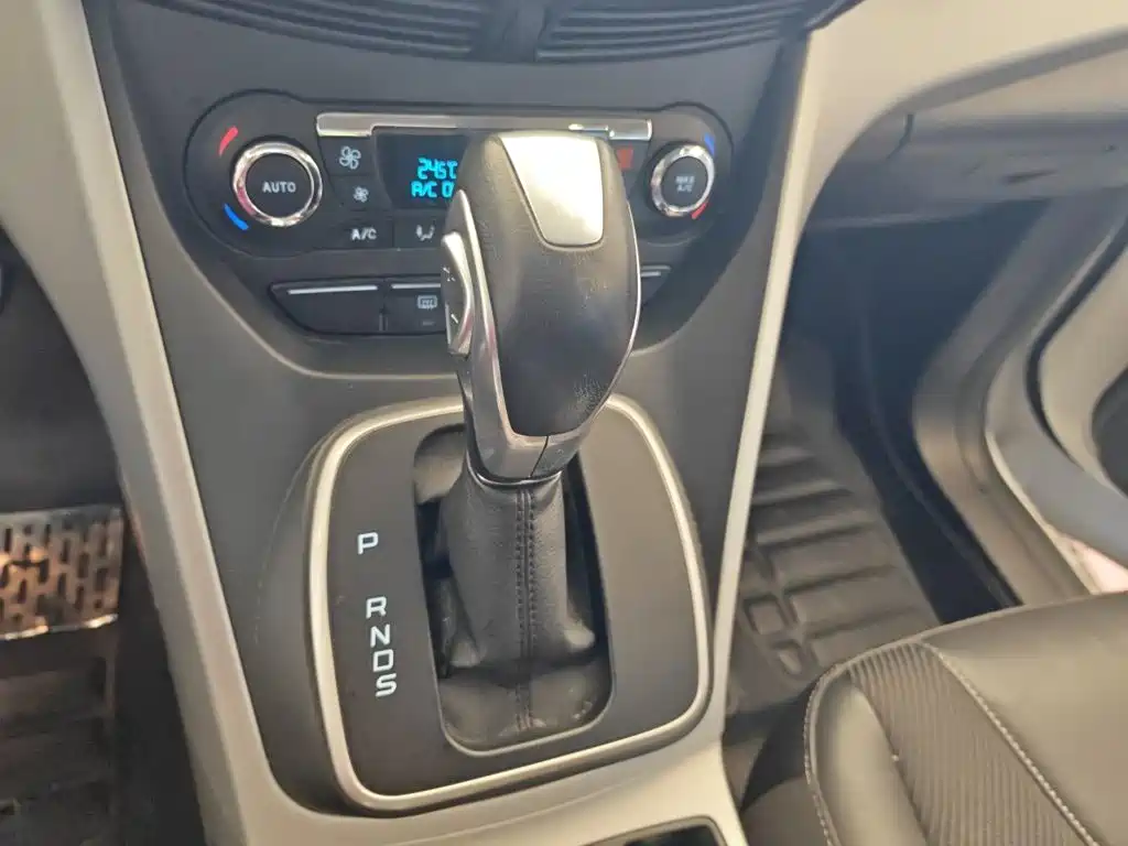 Ford Kuga — миниатюра 10