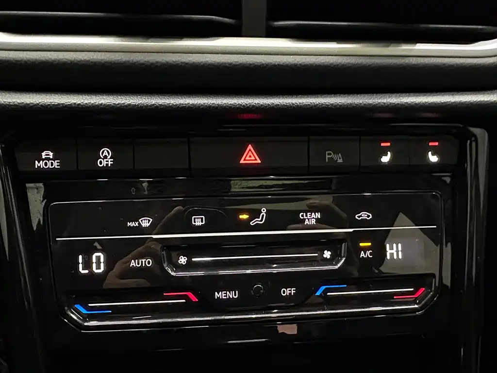 Volkswagen T-Roc — миниатюра 14
