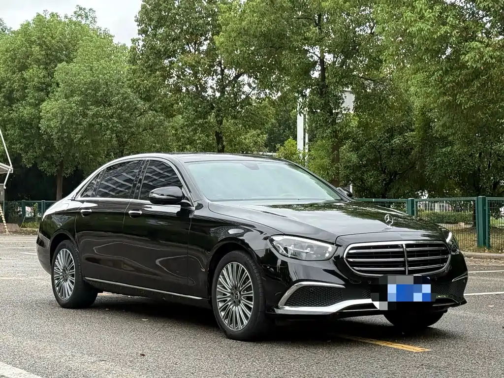 Mercedes-Benz E-Class — миниатюра 3
