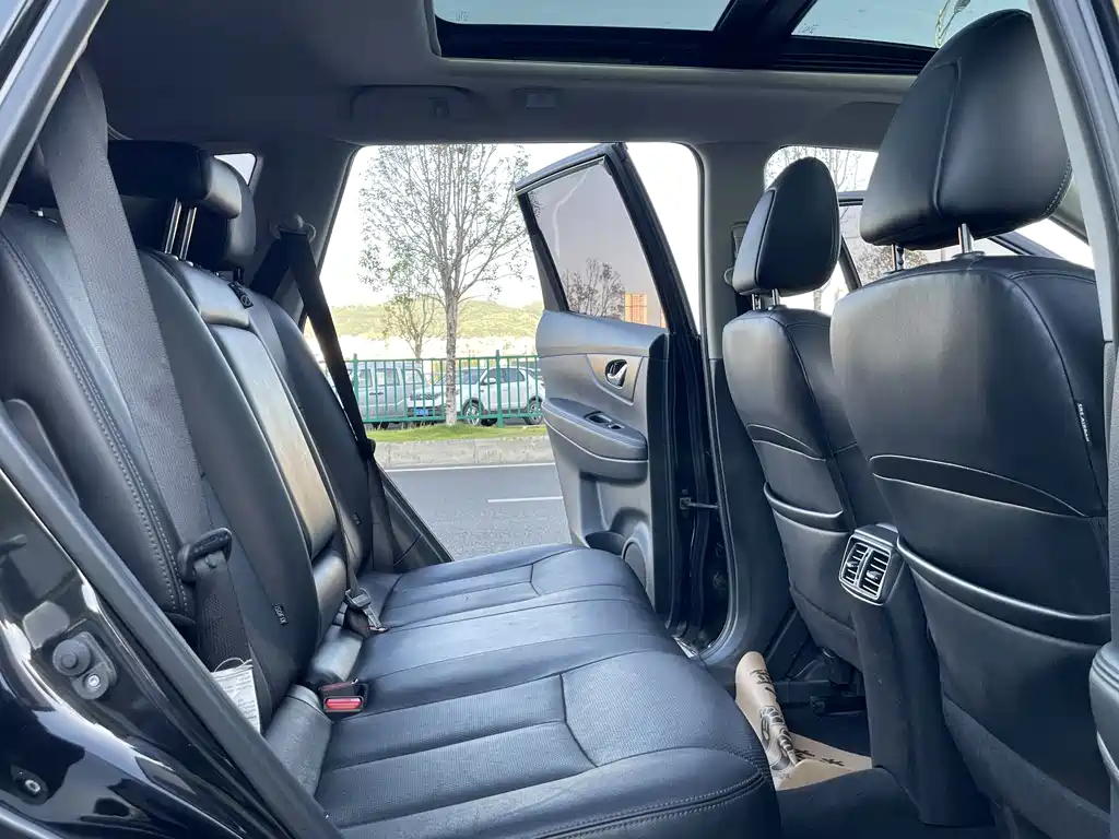 Nissan X-Trail — миниатюра 11