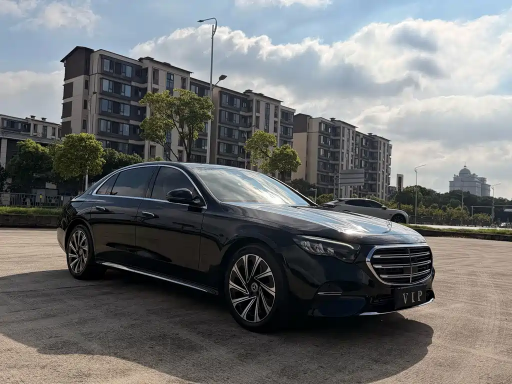 Mercedes-Benz E-Class — миниатюра 3