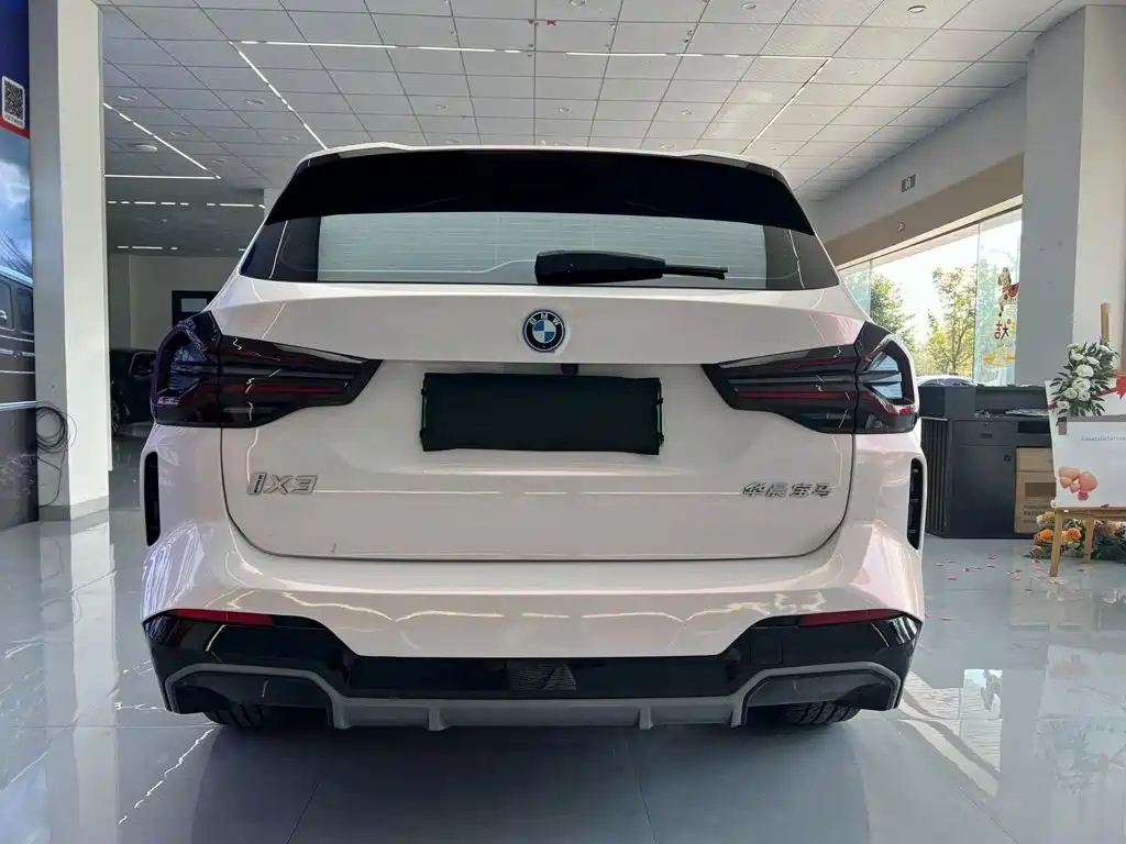 BMW iX3 — миниатюра 4