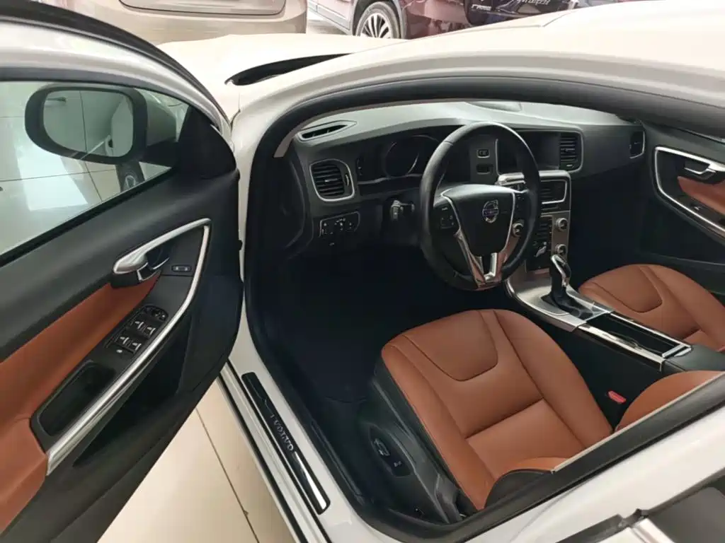 Volvo S60 — миниатюра 16