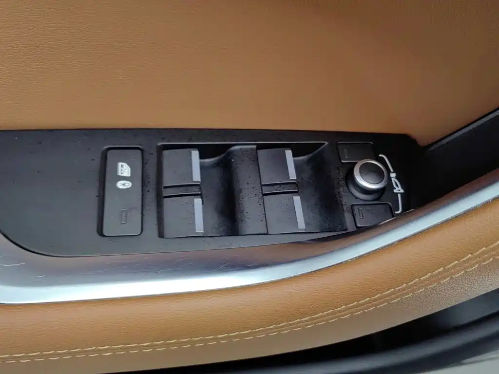 Jaguar XEL — миниатюра 9