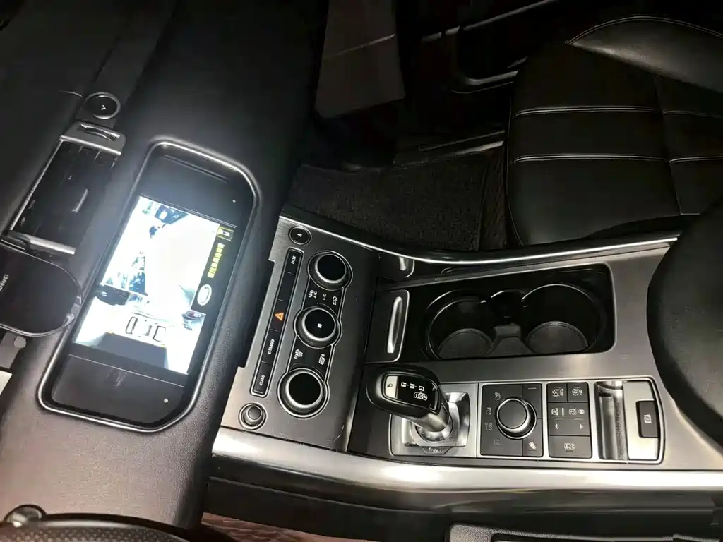Land Rover Sport — миниатюра 8