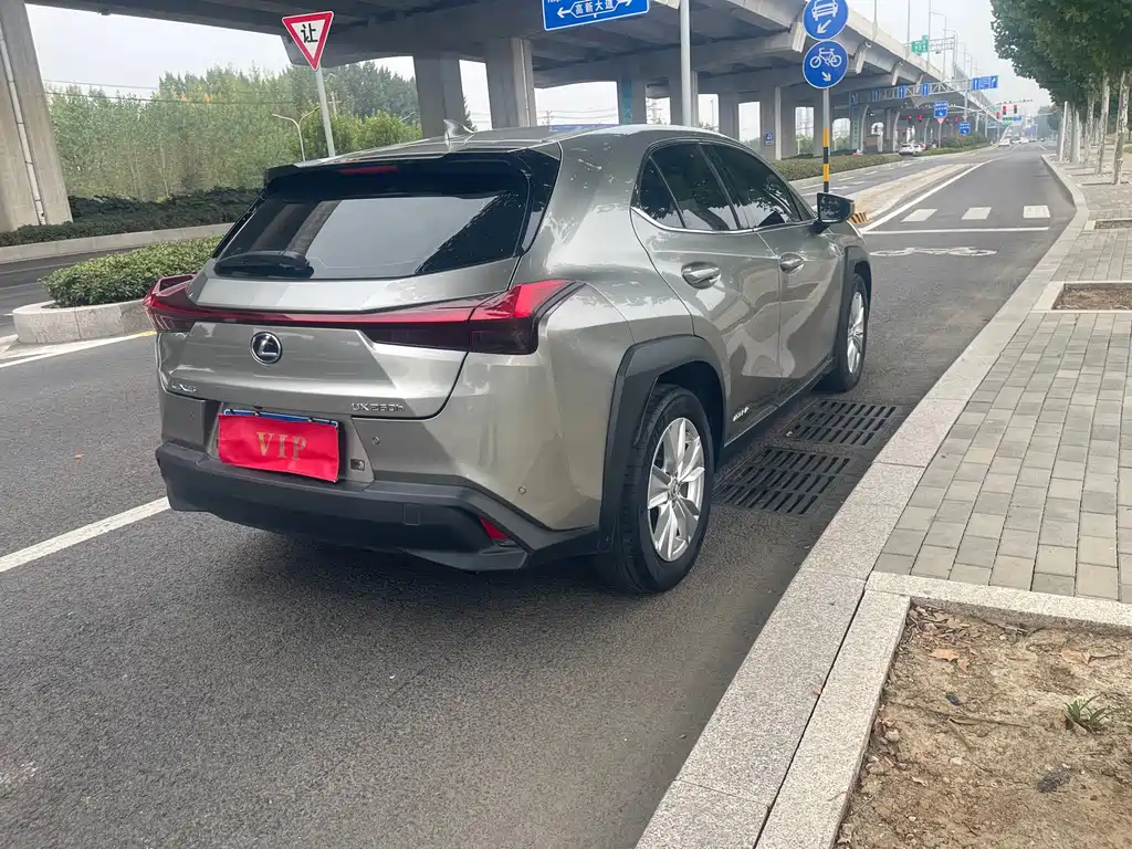 Lexus UX — миниатюра 8