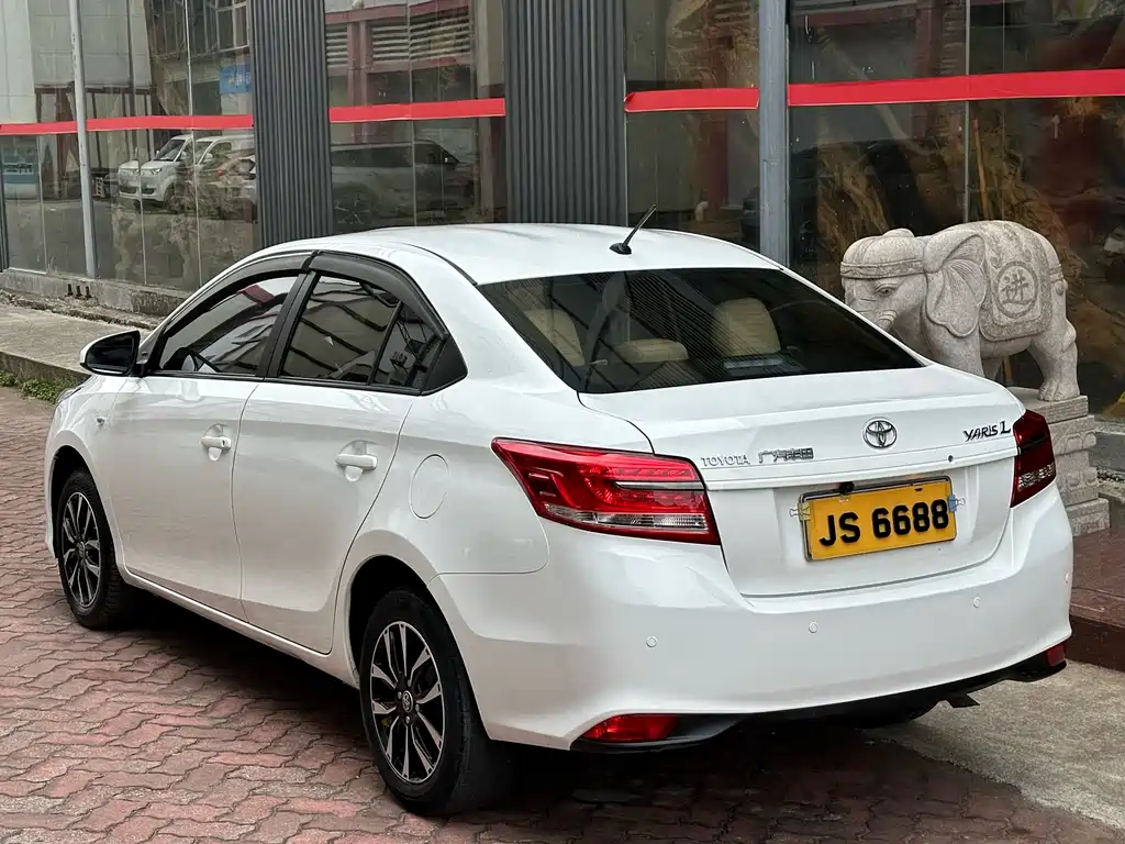 TOYOTA YARIS L TO ENJOY