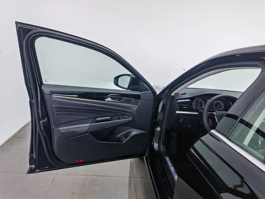 VOLKSWAGEN PASSAT NEW ENERGY