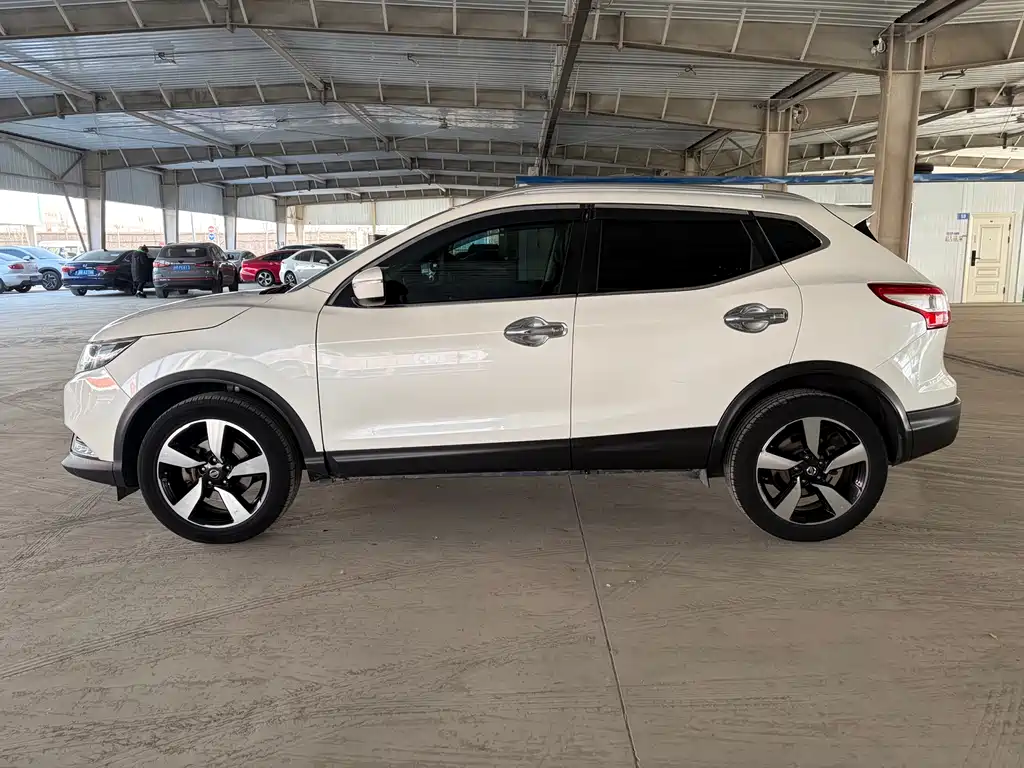 Nissan Qashqai 2017 2.0L CVT Smart V