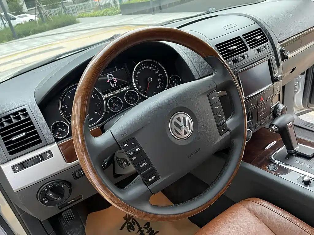 Volkswagen Touareg — миниатюра 12
