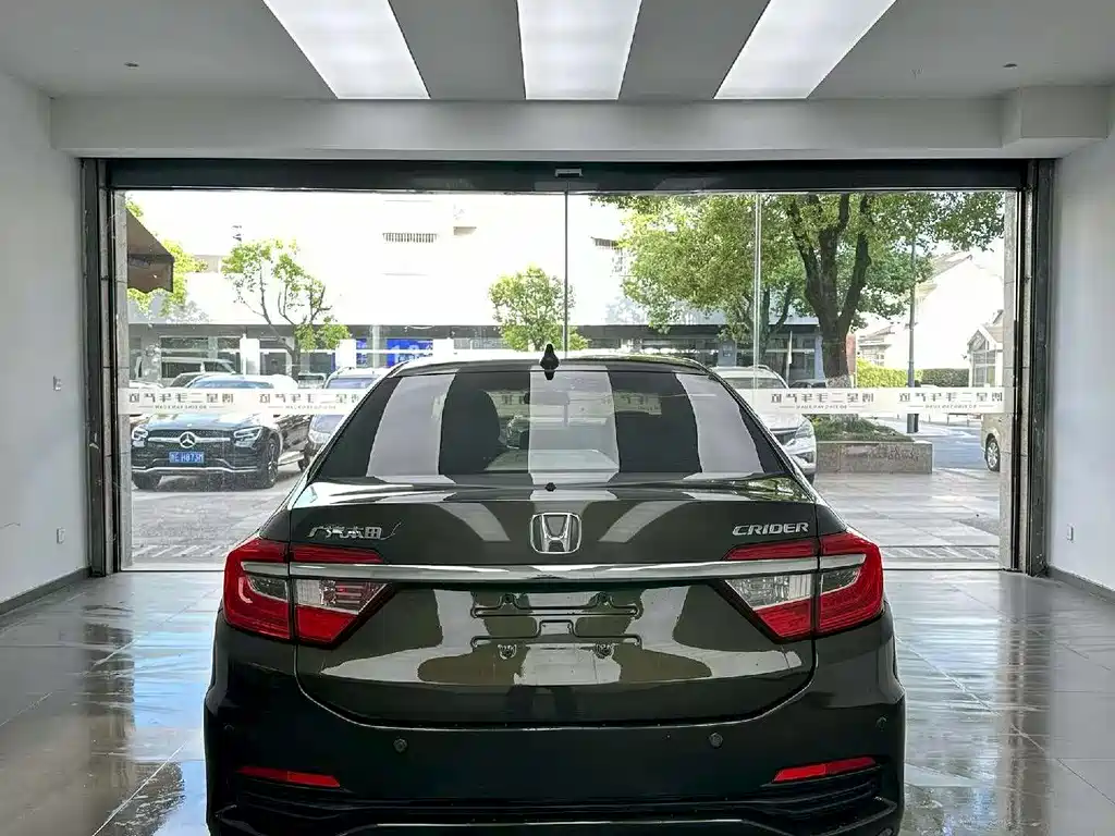 Honda Crider 2013 1.8L AT Luxury