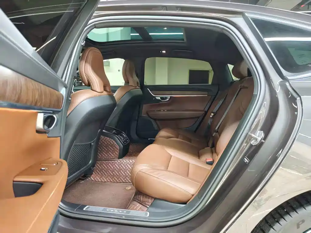 Volvo S90 — миниатюра 9
