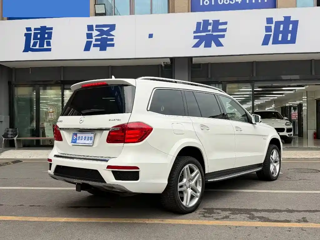 Mercedes-Benz GL-Class — миниатюра 7