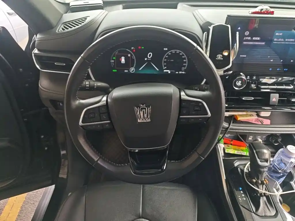 Toyota Crown Kluger — миниатюра 11