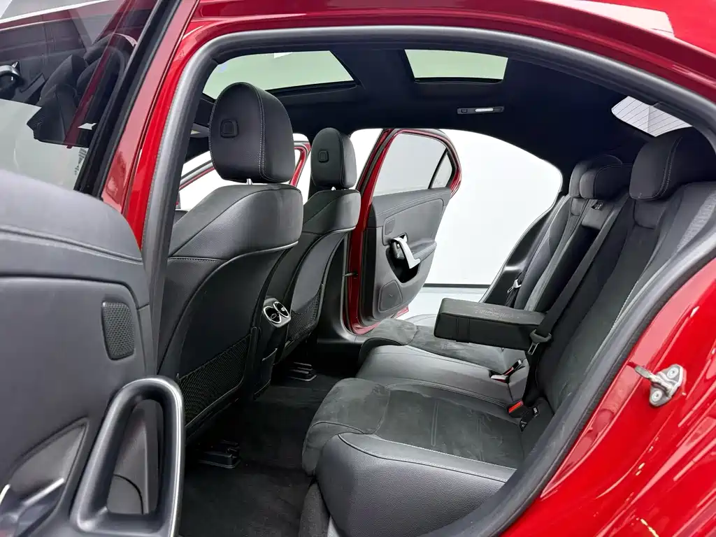 Mercedes-Benz A-Class — миниатюра 6