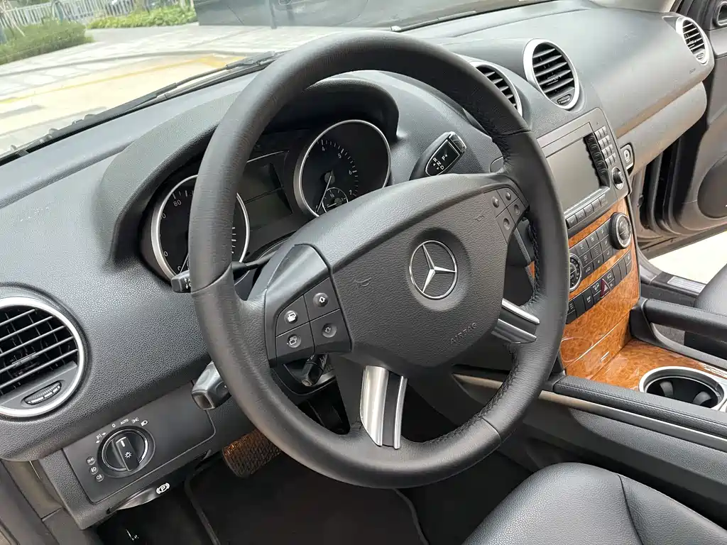 Mercedes-Benz M-Class — миниатюра 14