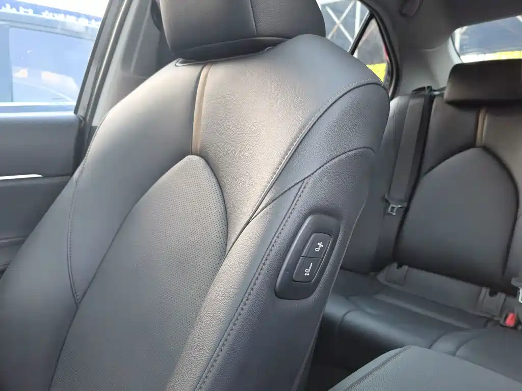 Toyota Camry — миниатюра 22