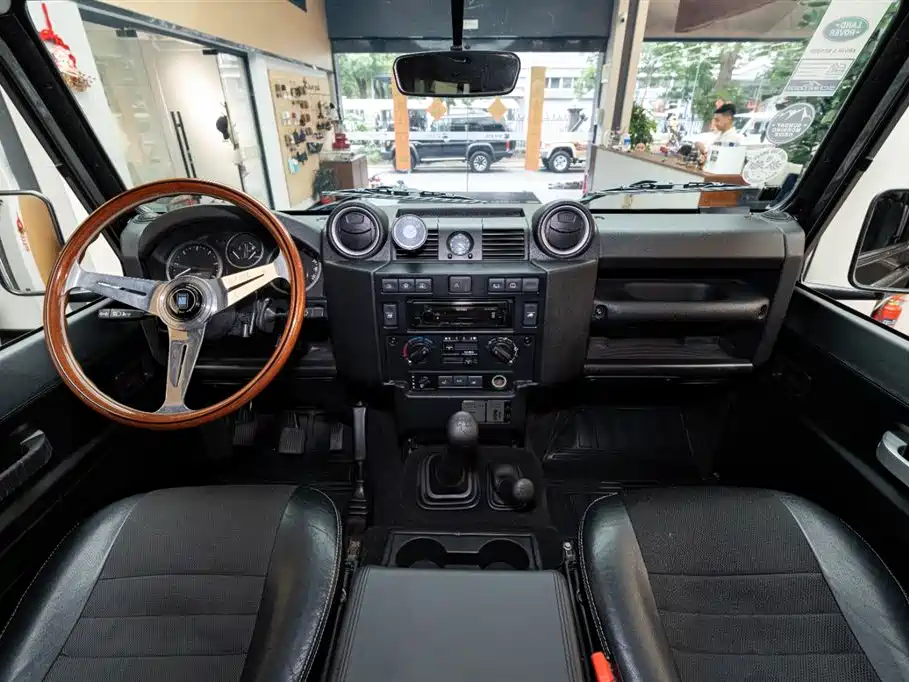 Land Rover Land Rover Defender 2015 2.2T MT