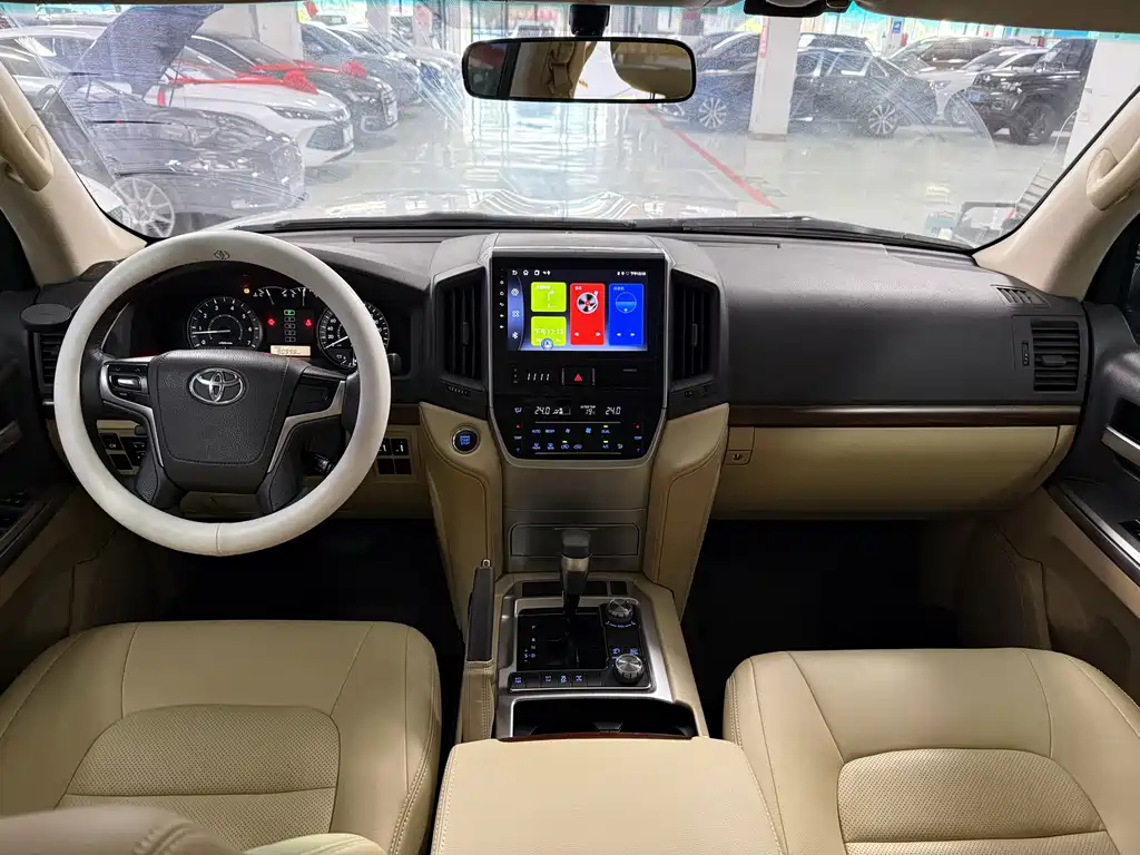 Toyota Land Cruiser — миниатюра 6