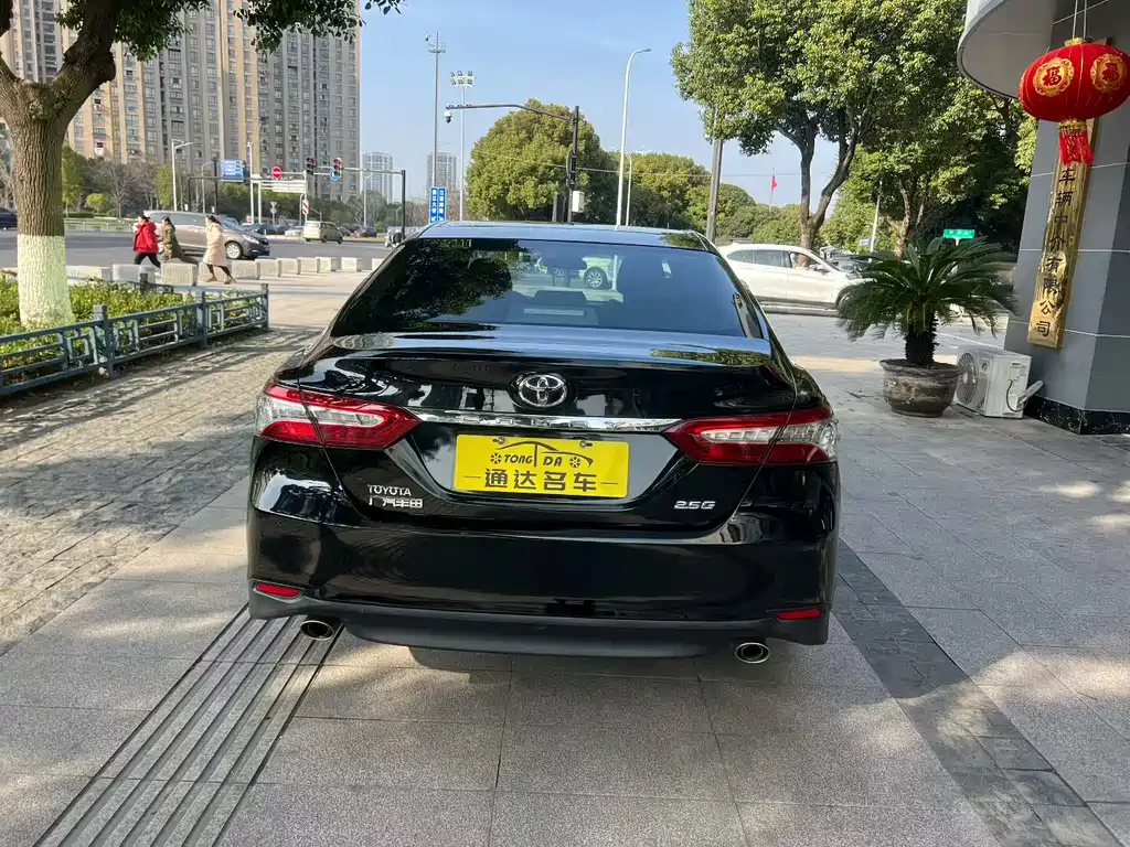 TOYOTA CAMRY