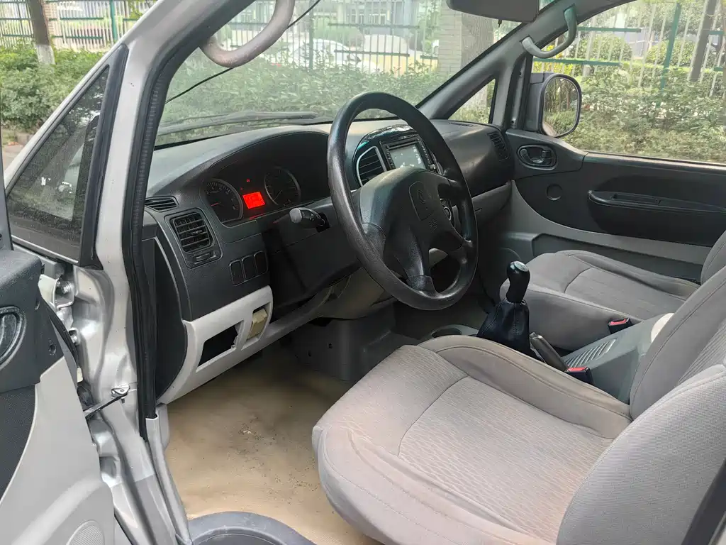 Forthing Lingzhi M3L 1.6L 7 seats Comfort Type, фото 9