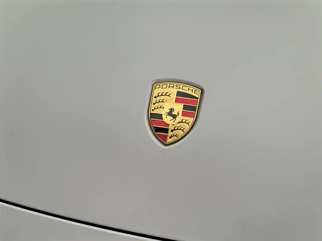 Porsche Taycan — миниатюра 33