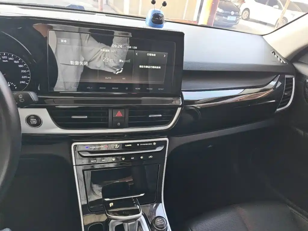 Kia KX3 — миниатюра 13