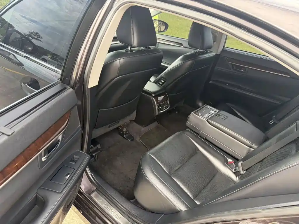 Lexus ES — миниатюра 8