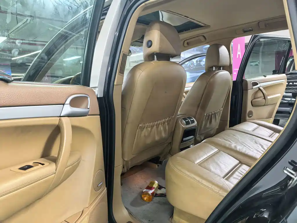 Porsche Cayenne — миниатюра 6
