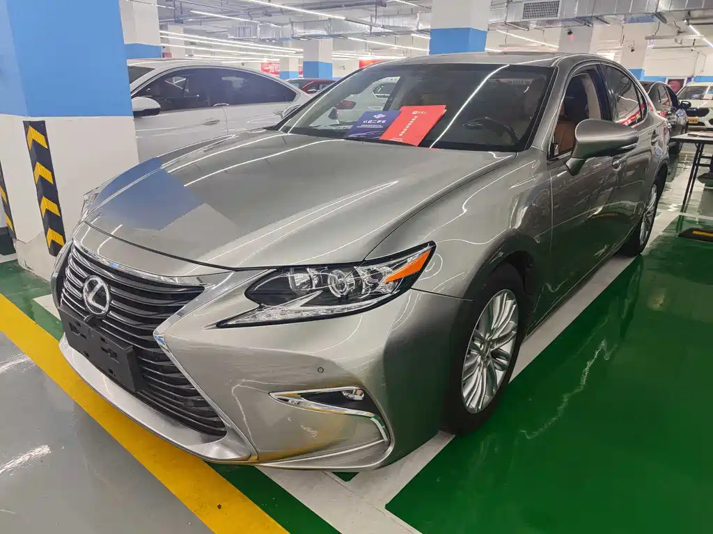 Lexus ES 2016