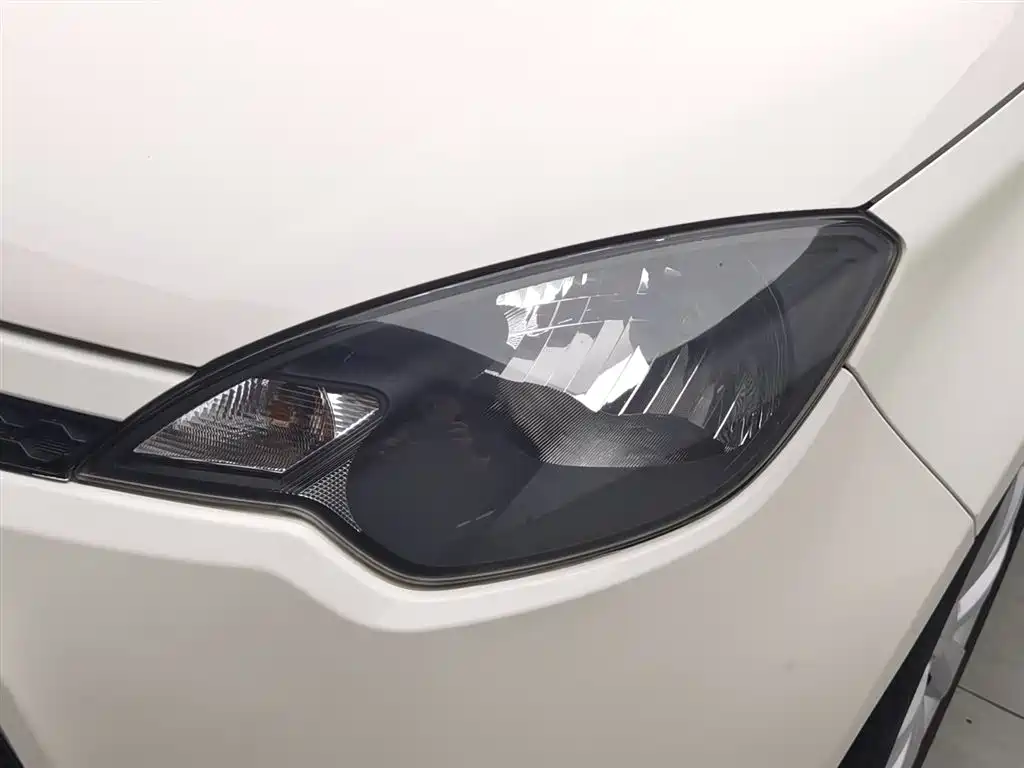 MG 3 2013 1.5L AMT Elite
