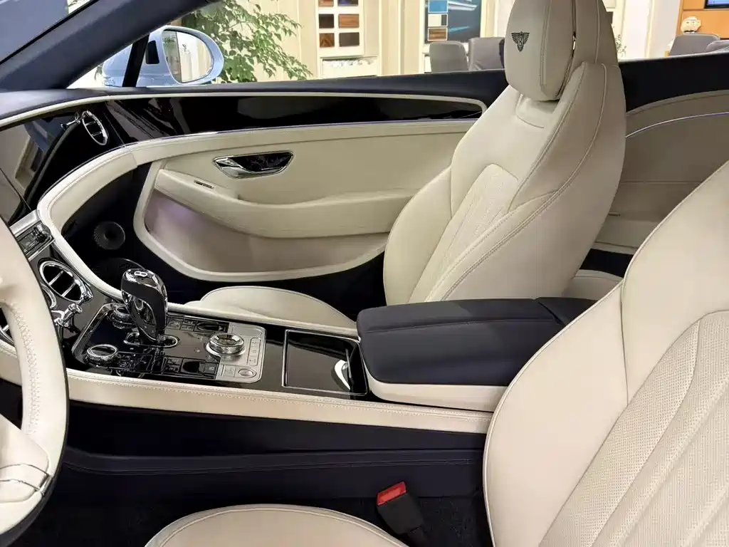 Bentley Continental PHEV — миниатюра 6