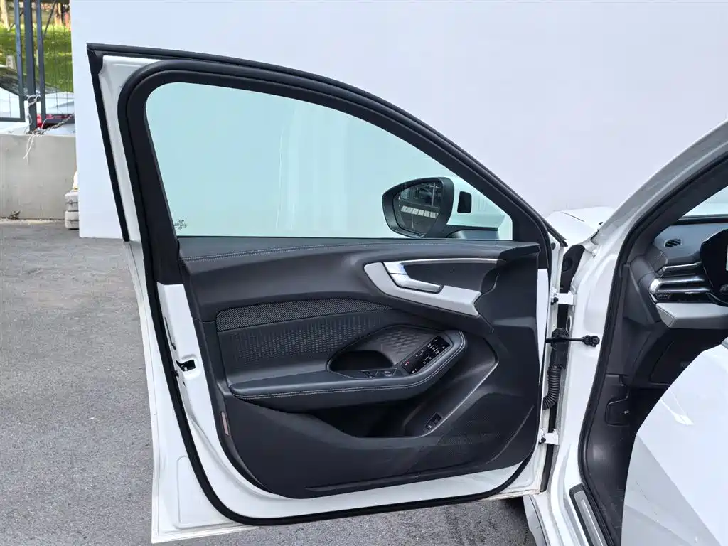 Audi A5L — миниатюра 17
