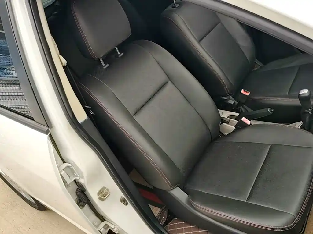 Venucia R50 — миниатюра 25