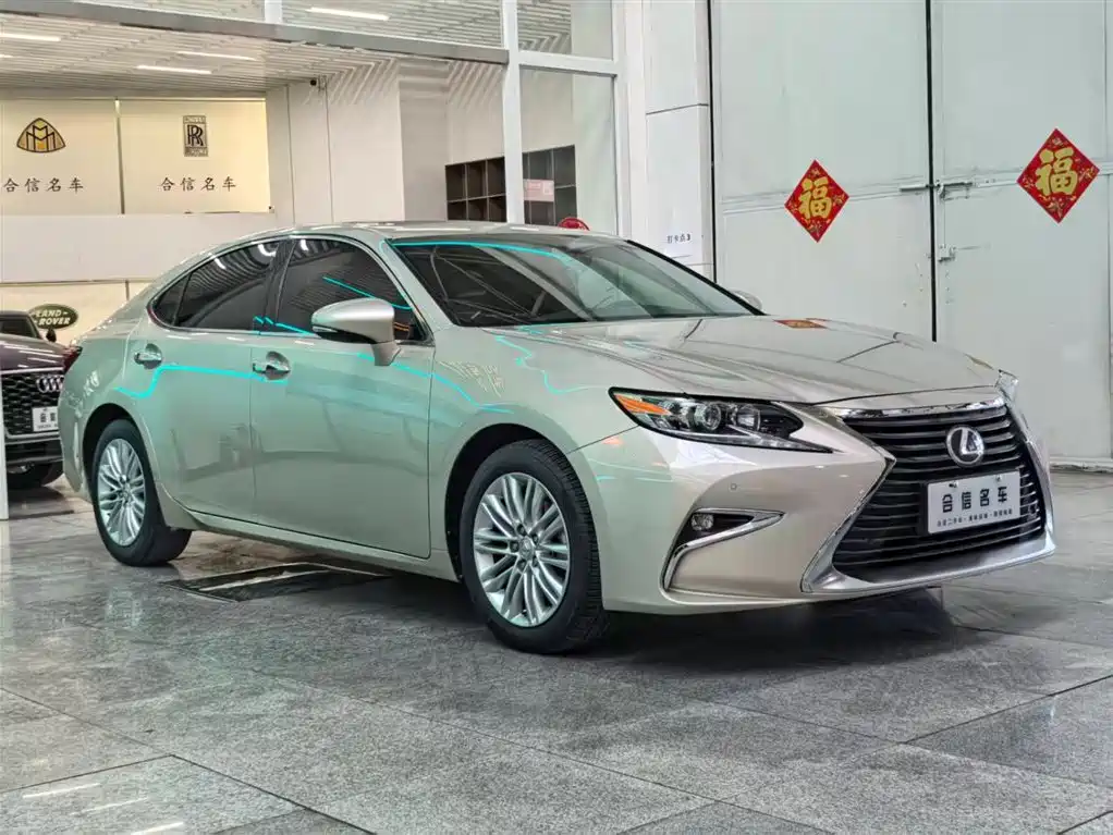 LEXUS ES