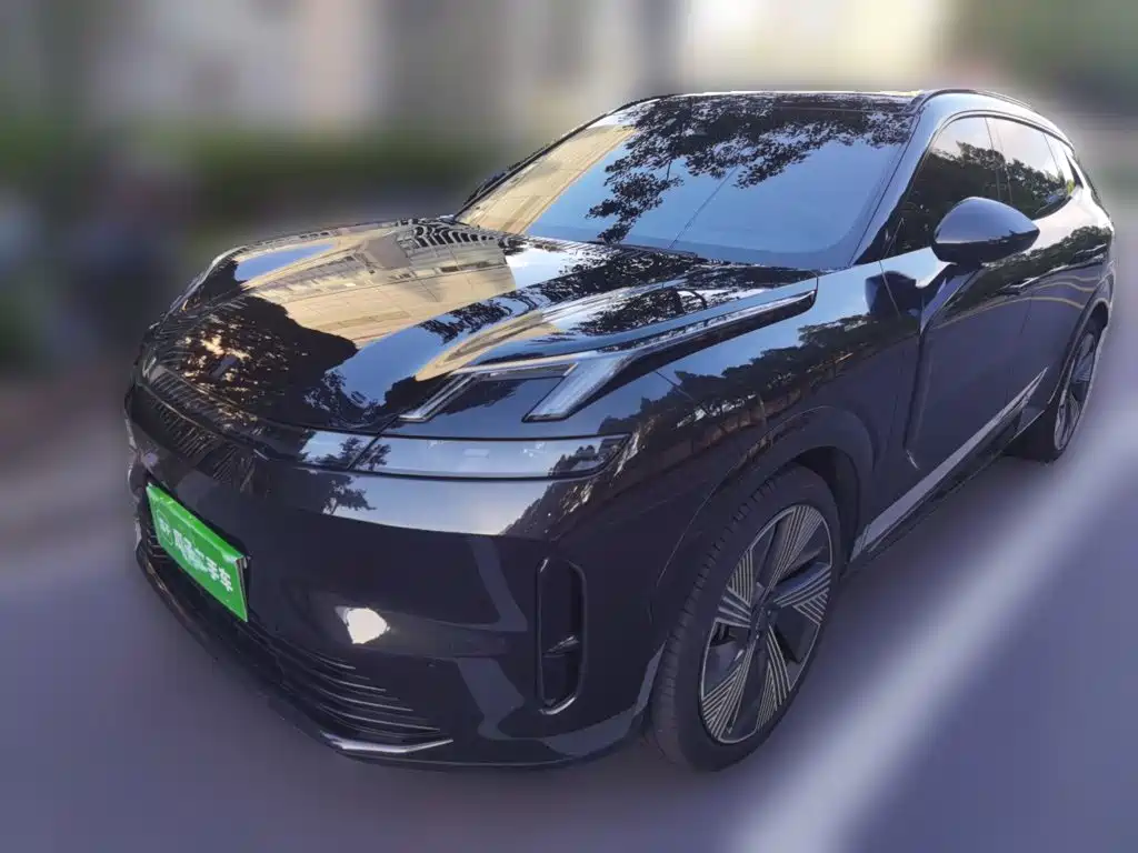 Lynk & Co 08 EM-P