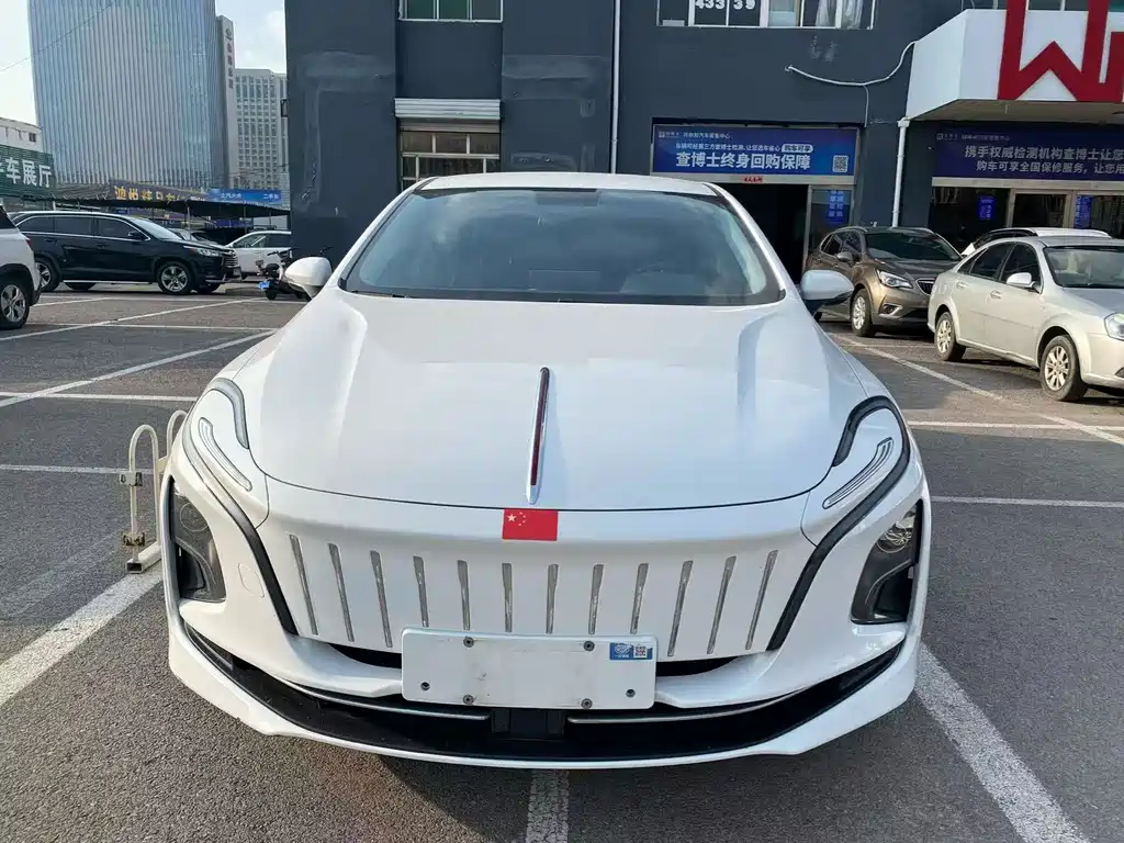 Hongqi Hongqi E-QM5 — миниатюра 2