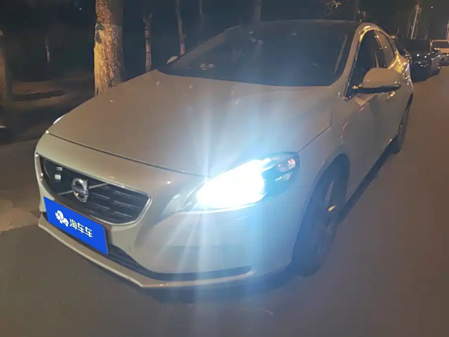 Volvo V40