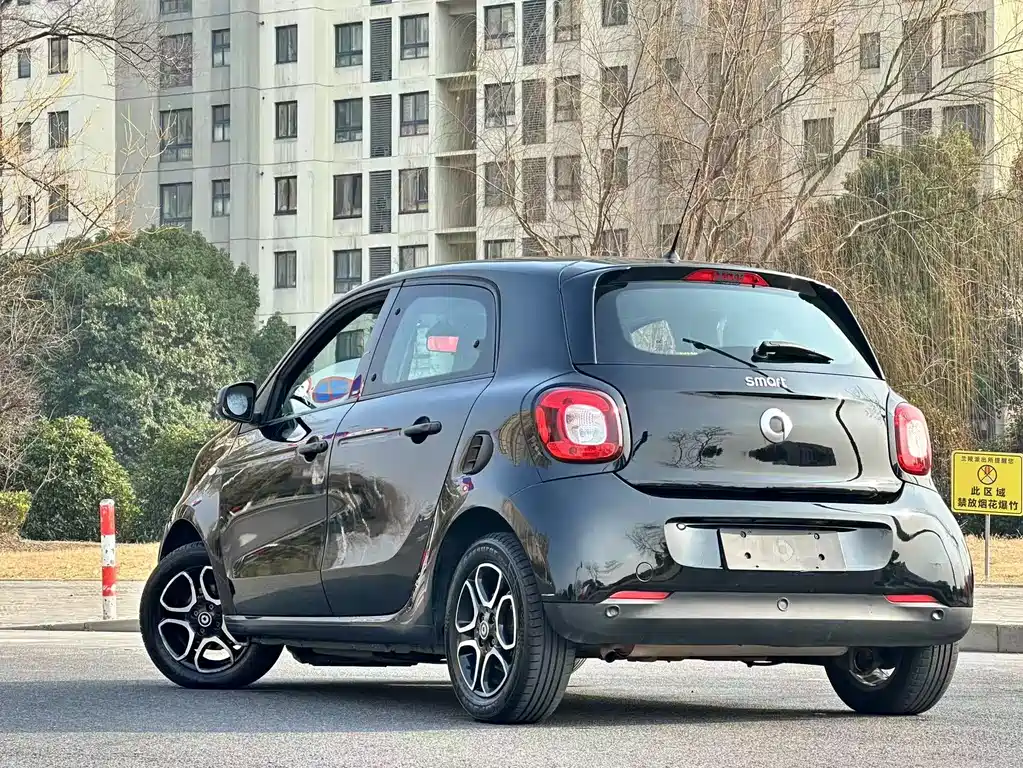 SMART FORFOUR