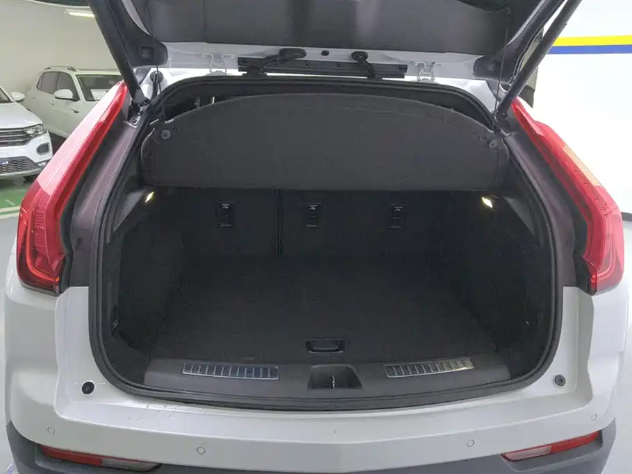 Cadillac XT4 2020 28T Lead