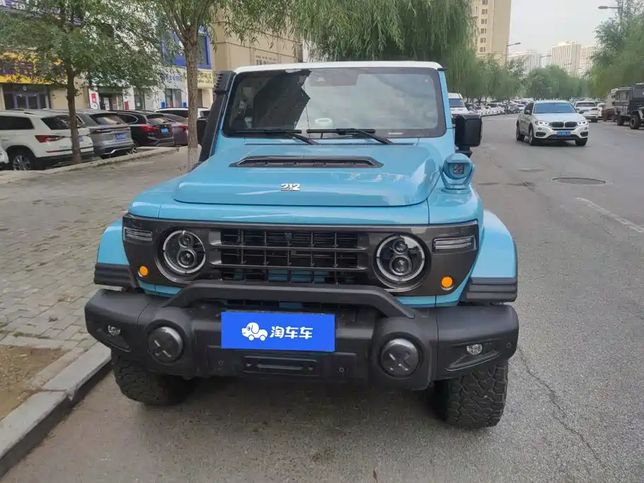 212 212 T01 — миниатюра 2