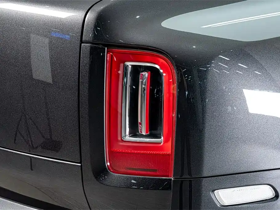Rolls-Royce Cullinan 2018 мест