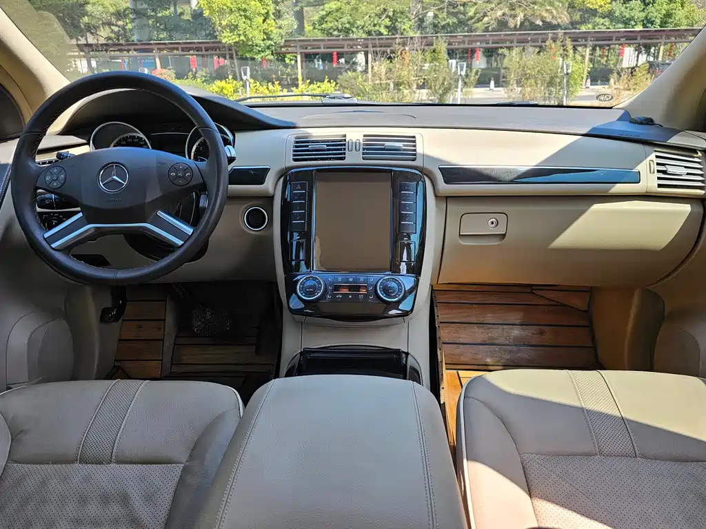 Mercedes-Benz R 2015 R 320 4MATIC Luxury