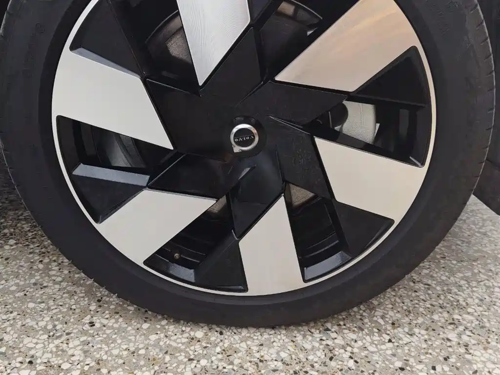 VOLVO XC60 PLUG IN HYBRID