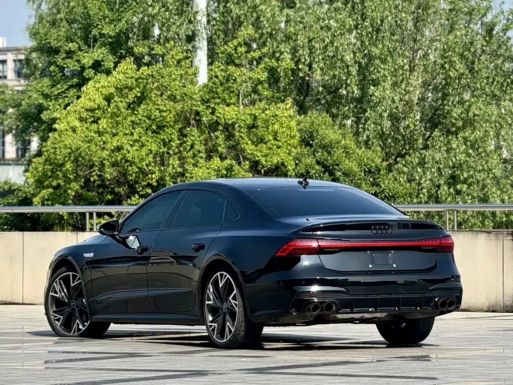 Audi A7L 2023 45 TFSI quattro S-line